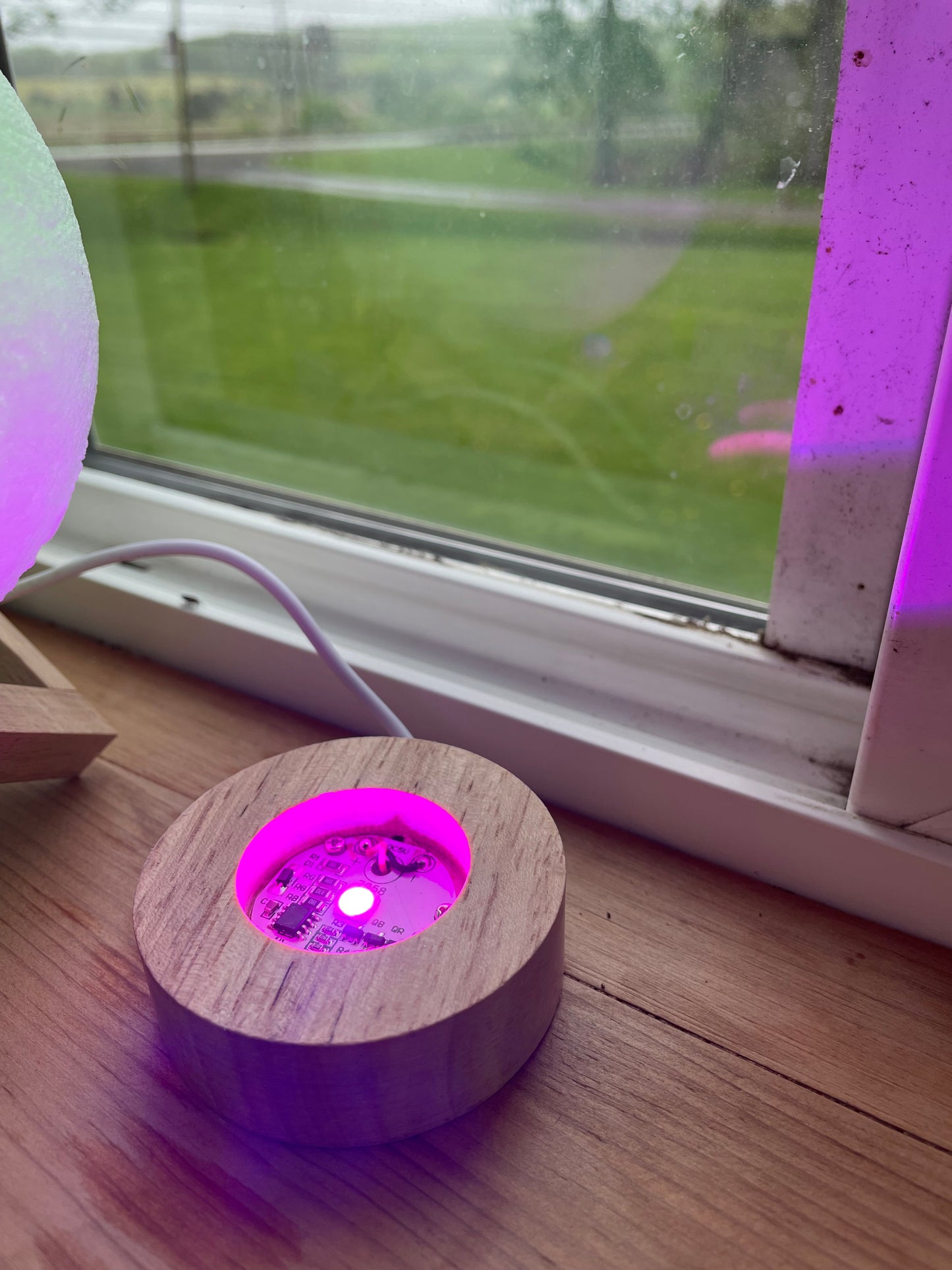 Small, Color Change Sphere Stand/Holder