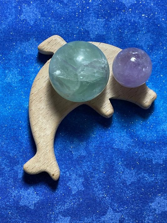 Dolphin Stand & Spheres